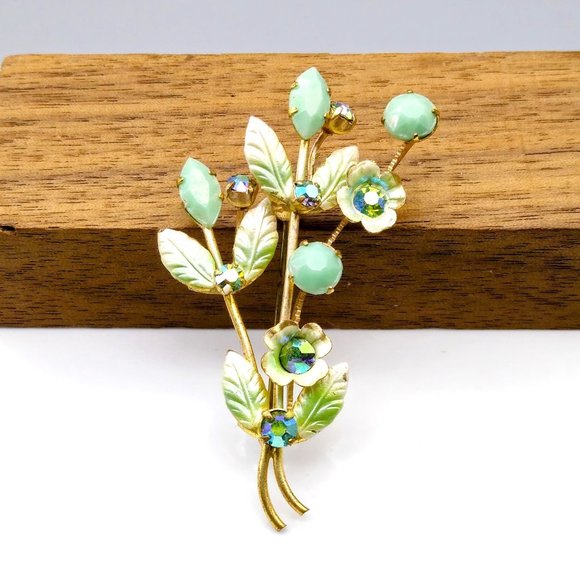 Vintage Glitzy Floral Spray Brooch, Gold Tone with Faceted Green and AB Sparkle - Picture 2 of 4